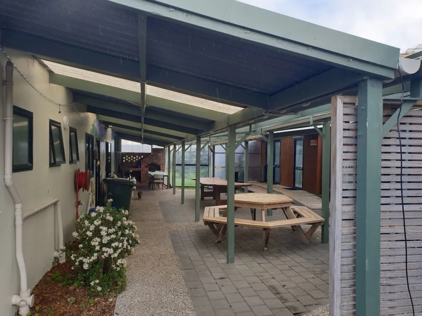 Tidewater Motel and Tourist Park - Hostel