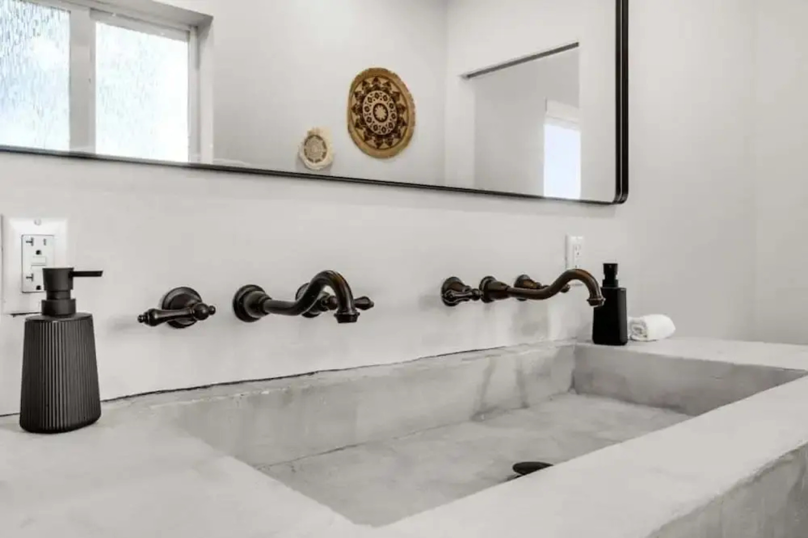 4br Biscayne River Home: Pool & Pickleball Fun 4 Bedroom Home