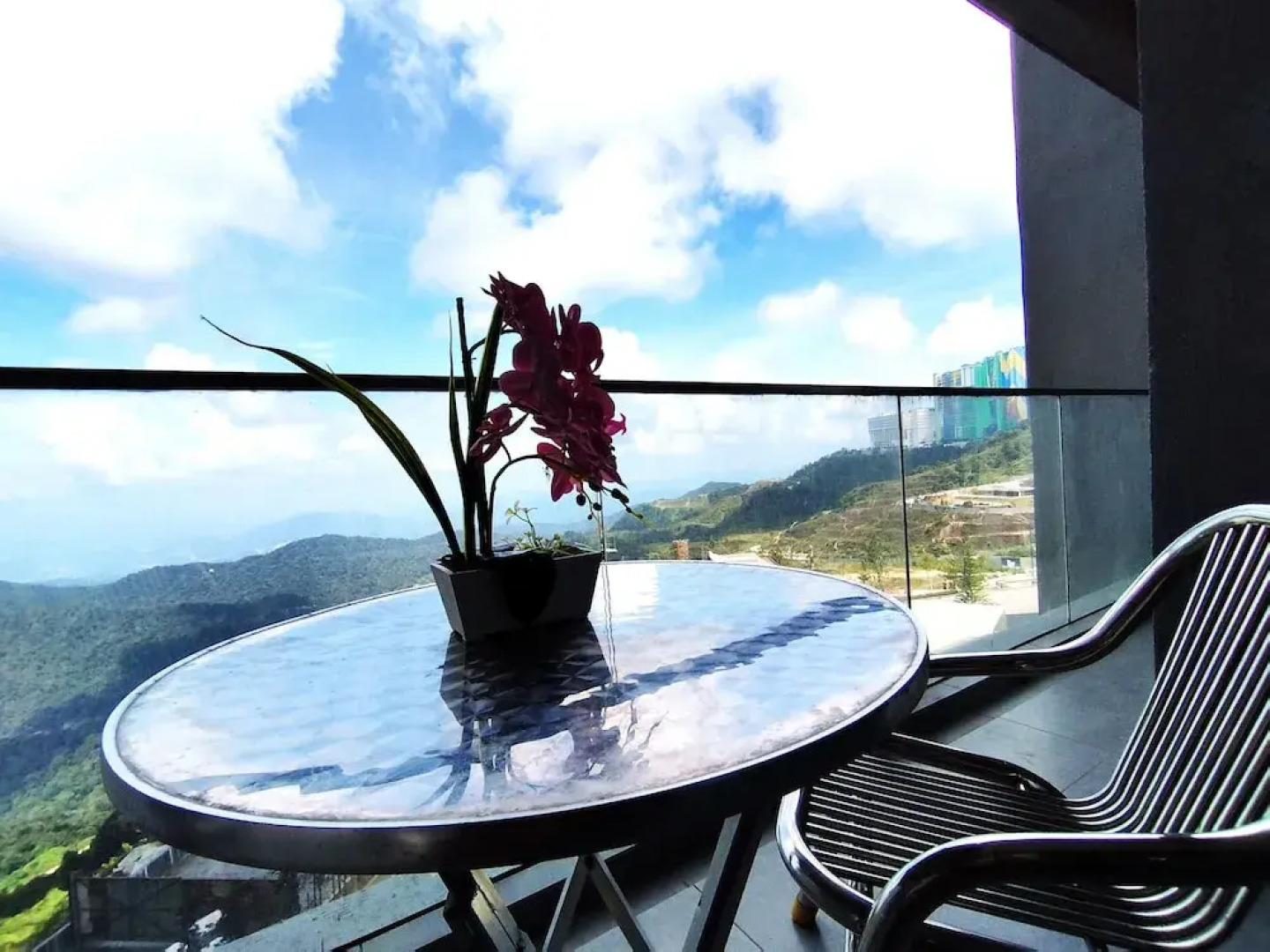 GENTING FoggyCold StayCation AT Ion Delemen By HAPYHOME