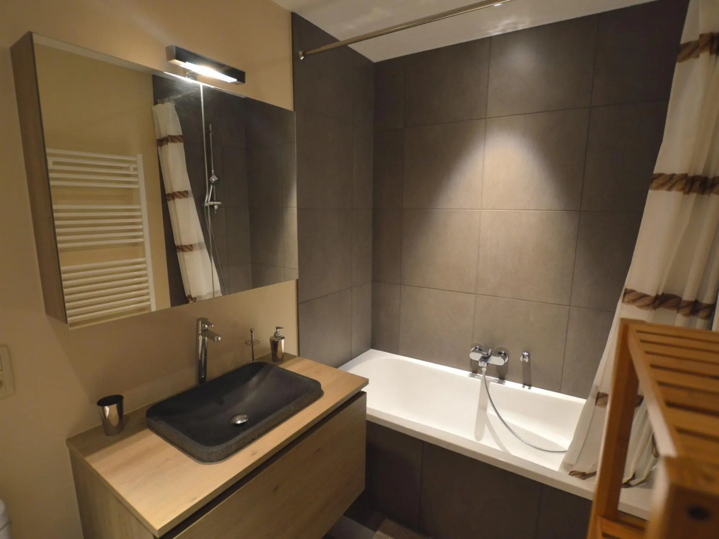 Holiday Home in Falaen With Garden BBQ