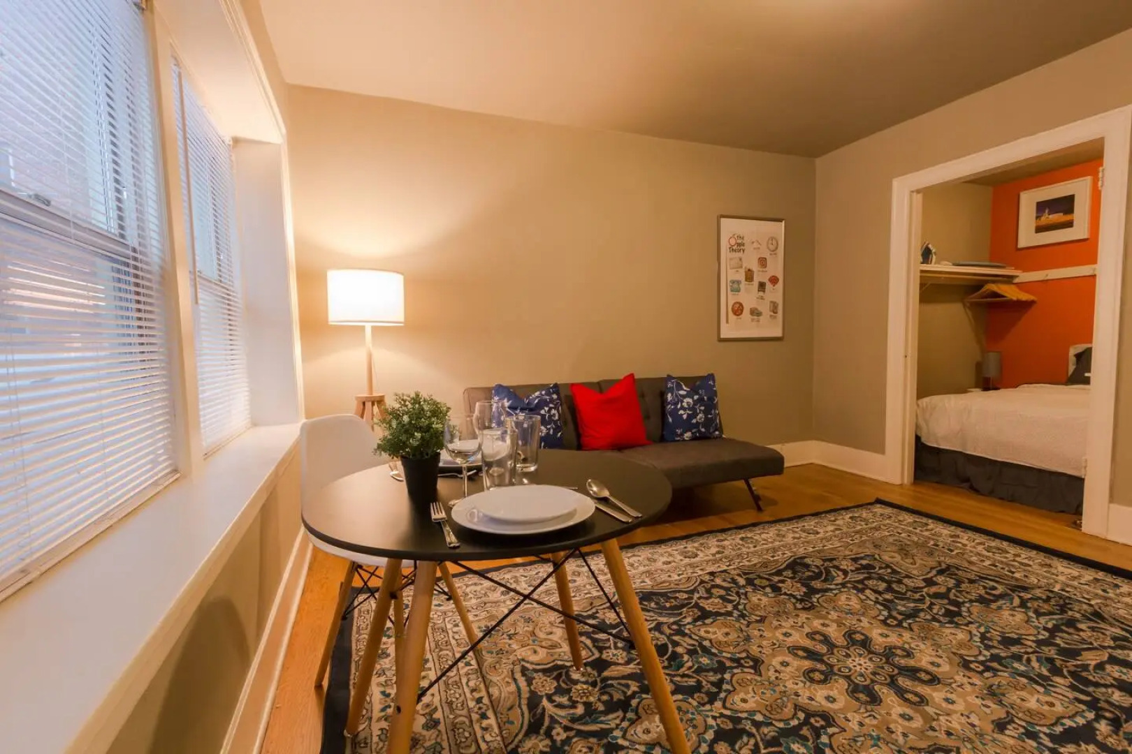 Cozy 1BR 1Bath | Fast Wifi! Great Location!