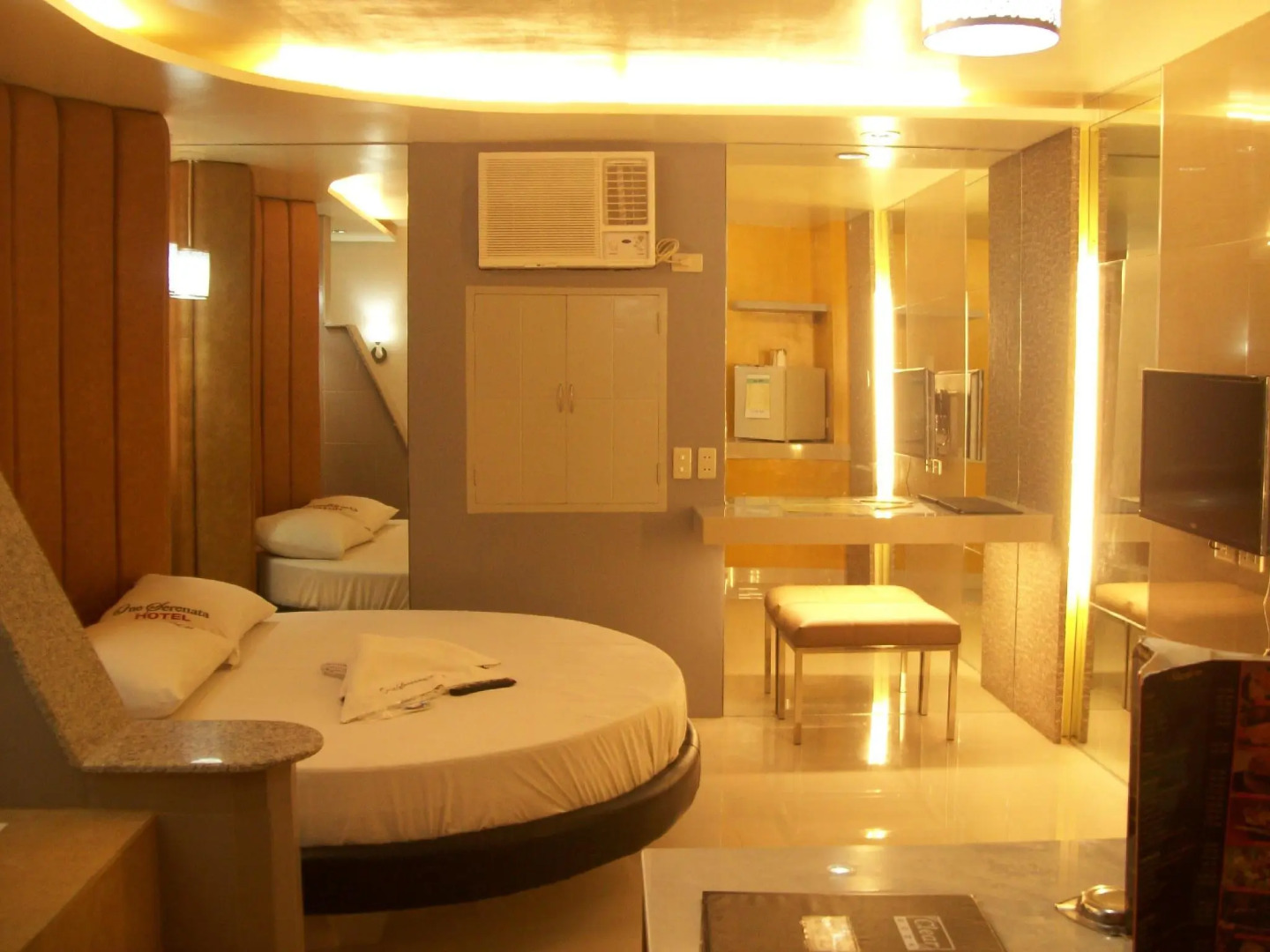 One Serenata Hotel Bacao