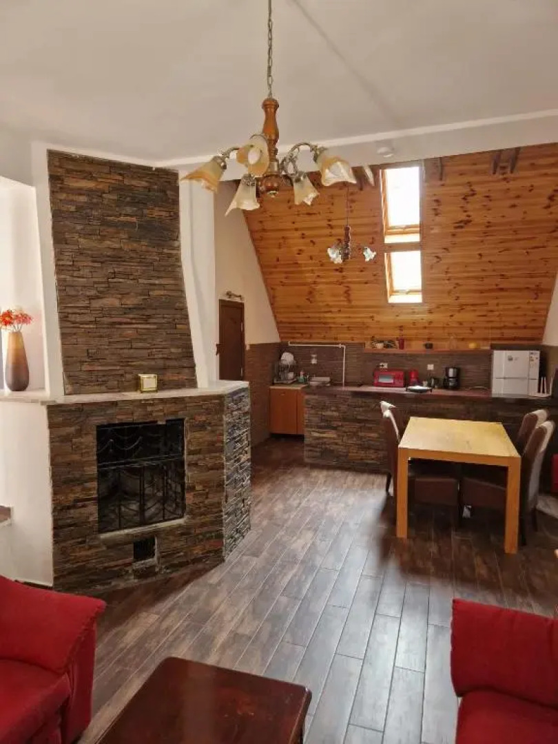 Vila Pinul Si Mesteacanul