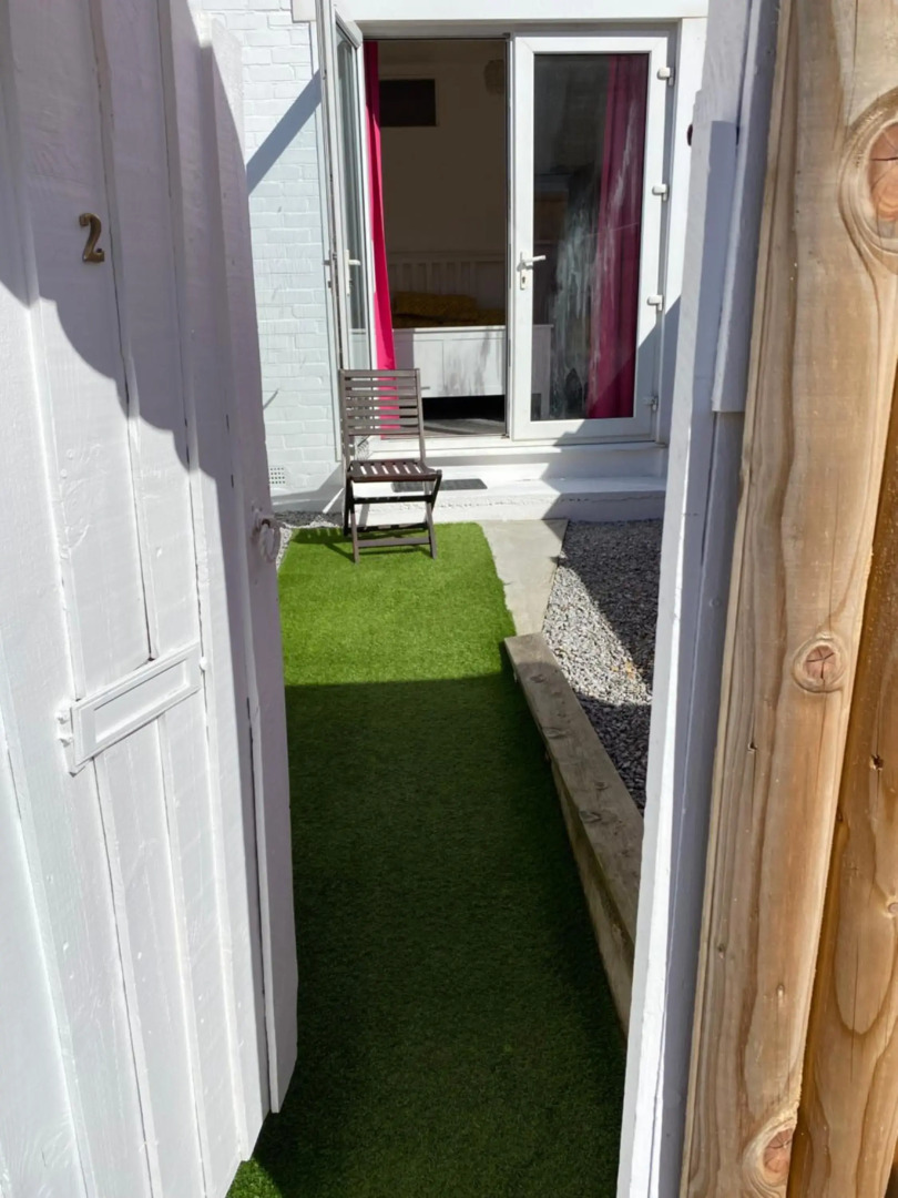 Singer House Guest House