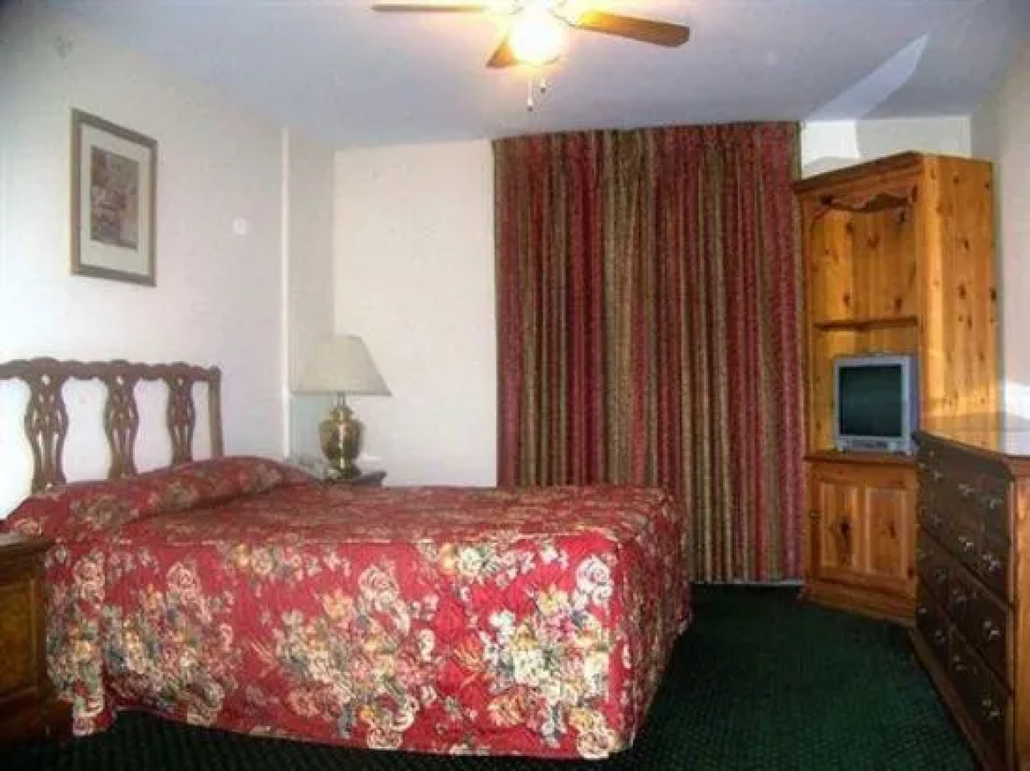 Baymont Inn & Suites Essex Burlington Area