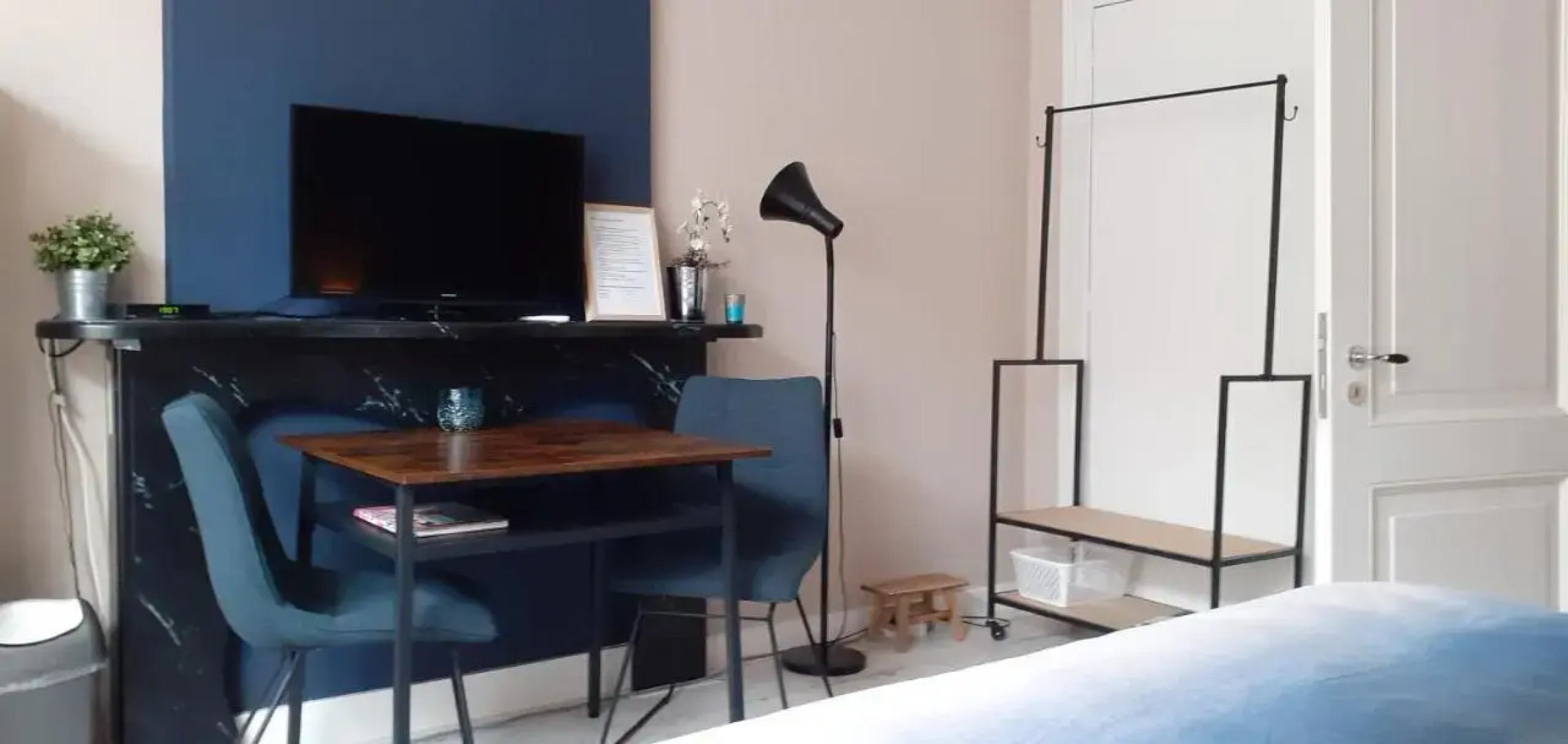 verzorgde kamer in monumentenpand