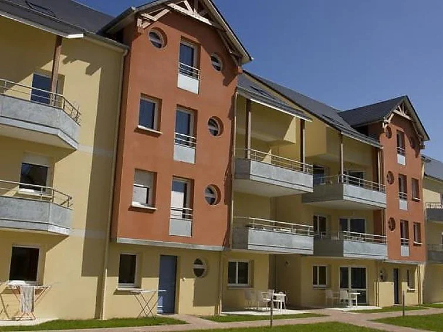 Les Isles de Sola Grancamp studio