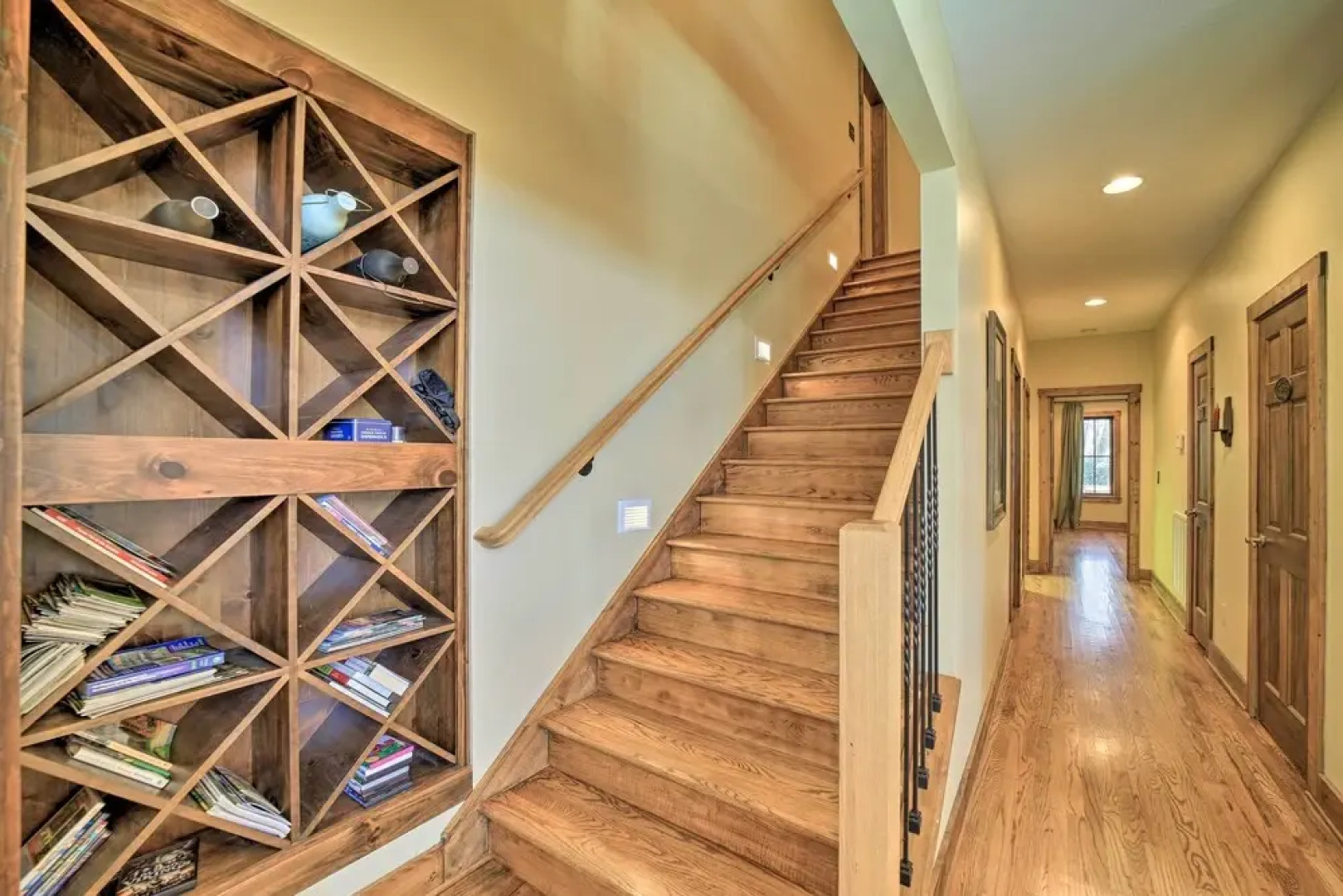 Luxe Lodge Near Smoky Mountains: Views & Hot Tub!