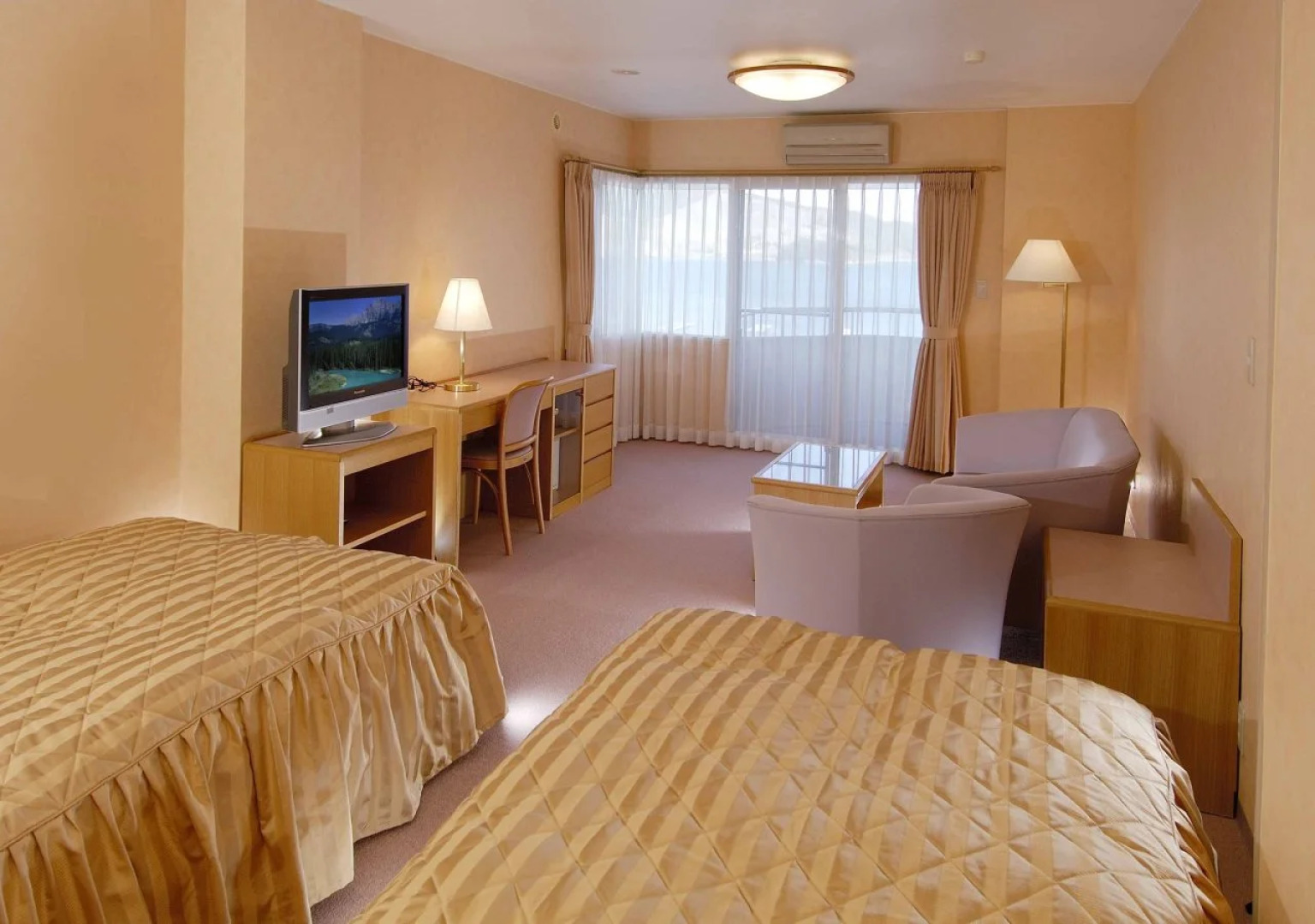 Wisterian Life Club Toba