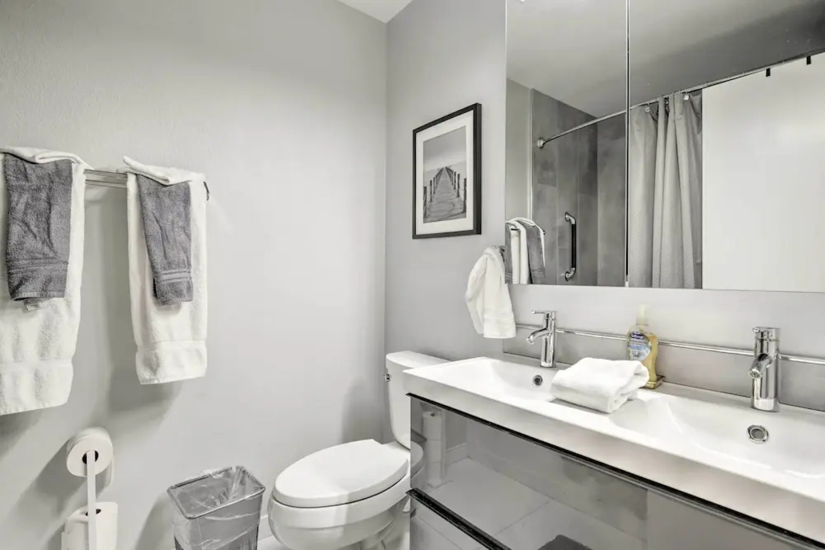 Sun Deck, Hot Tub & Kayak: Lakefront Tempe House