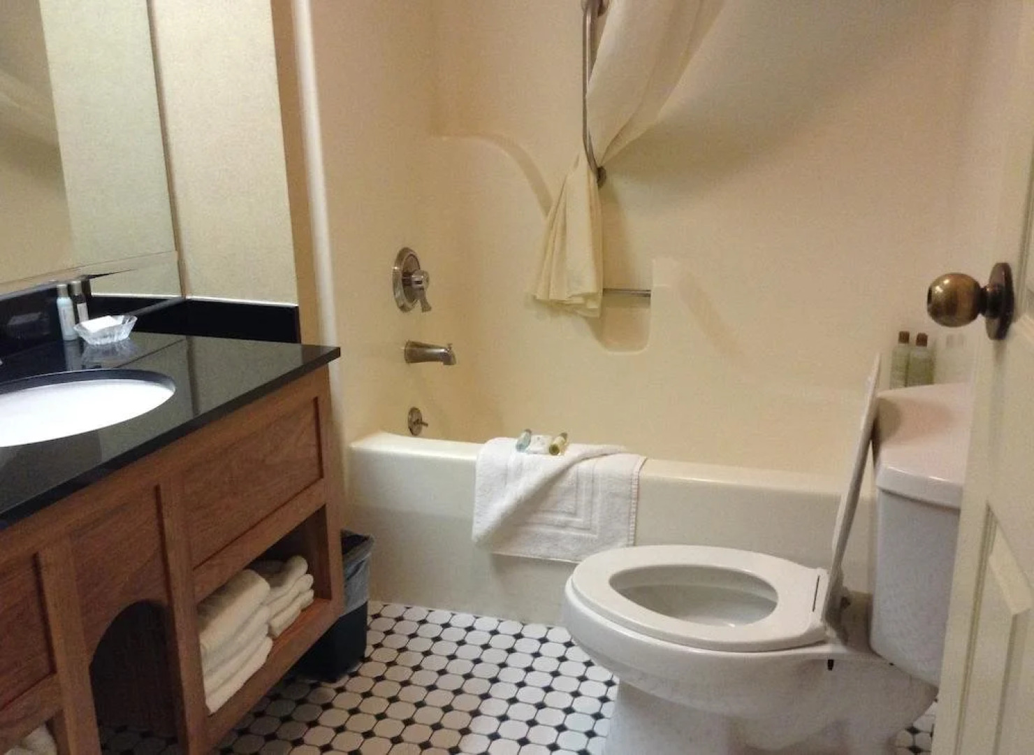 Hamilton Inn Select Beachfront Mackinaw City