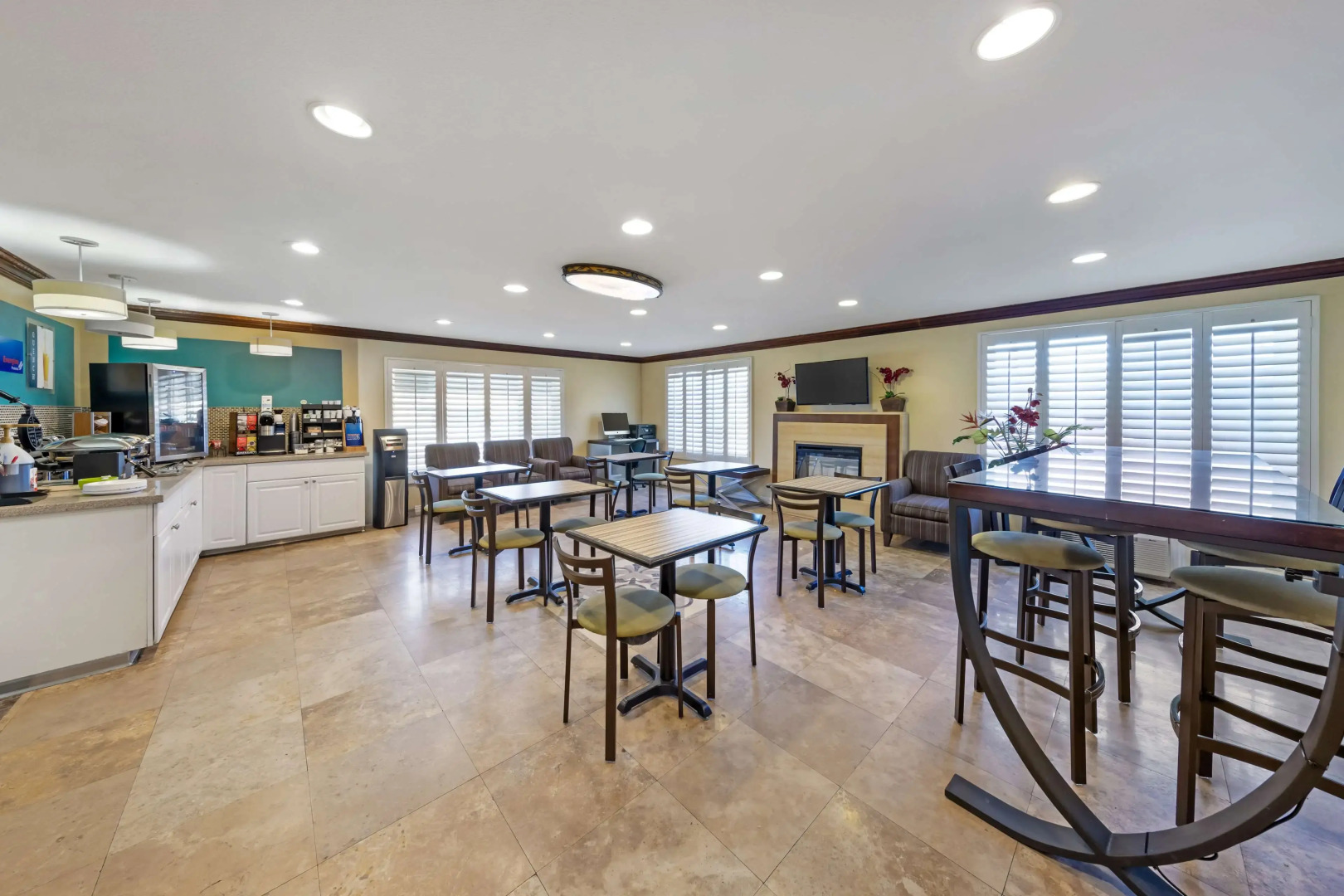 Best Western Harbour Inn & Suites Huntington - Sunset Beach