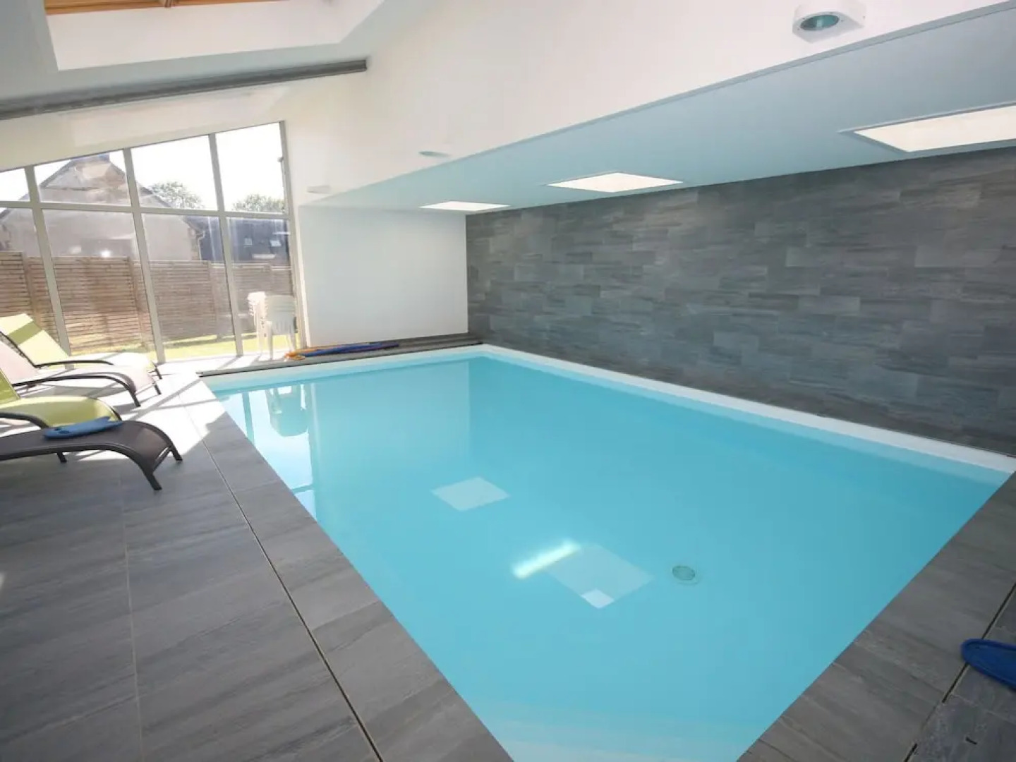 Spacious Villa With Heated Indoor Pool and Large Garden, at 8 km From the sea