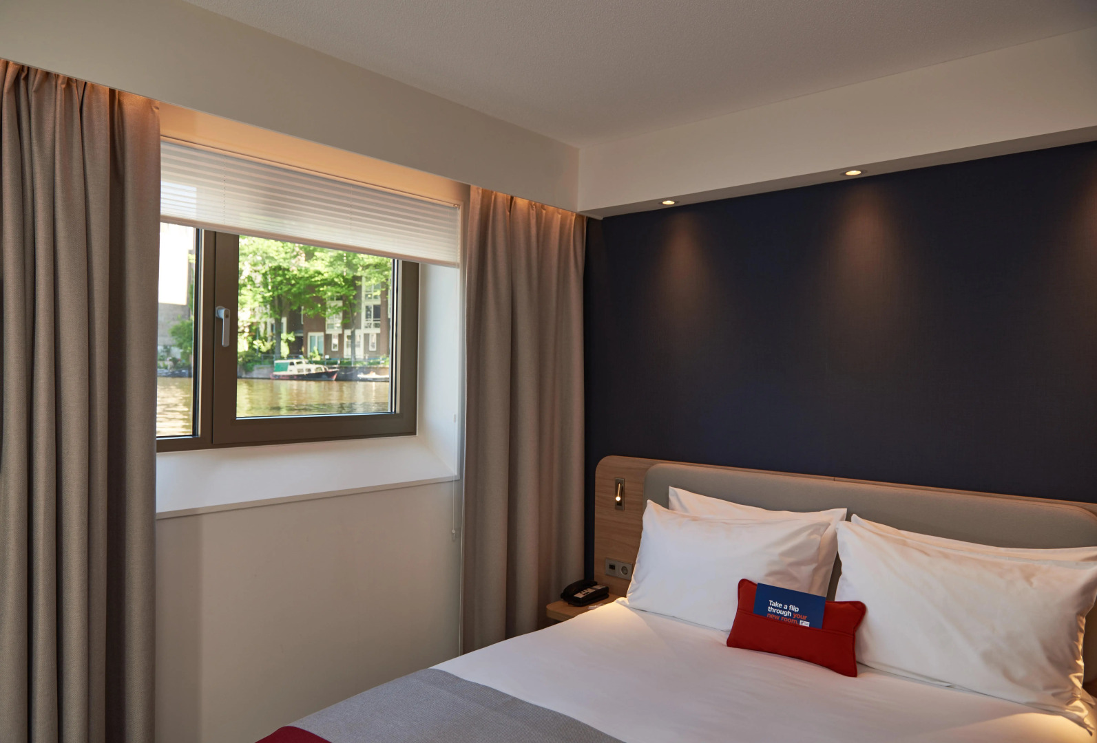 Holiday Inn Express Amsterdam - City Hall by IHG