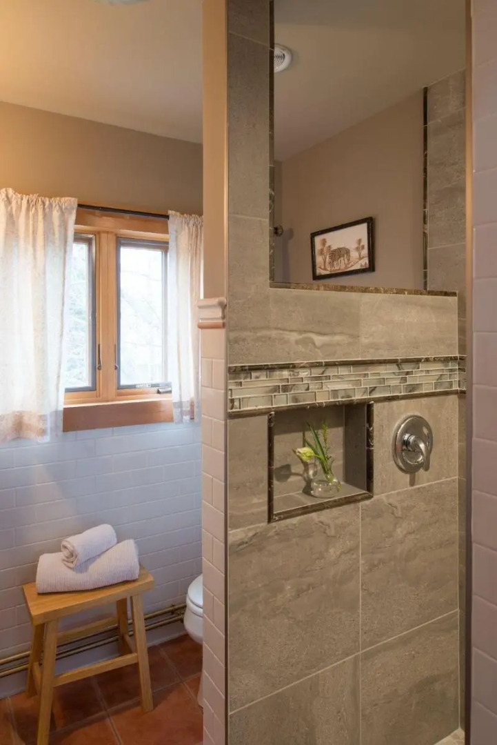 Gothic Eves Inn and Spa Bed and Breakfast