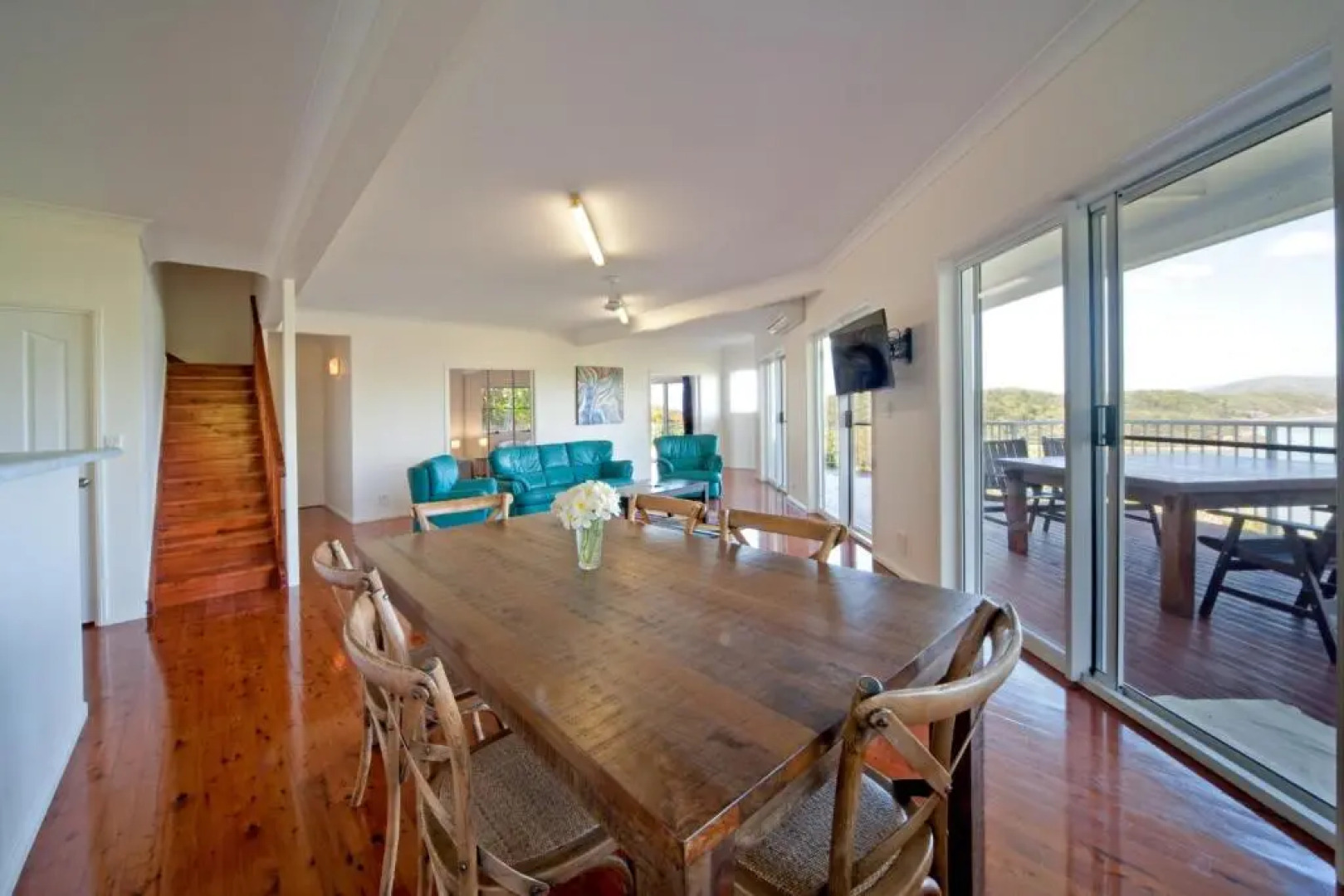 Picturesque on Passage - Shute Harbour