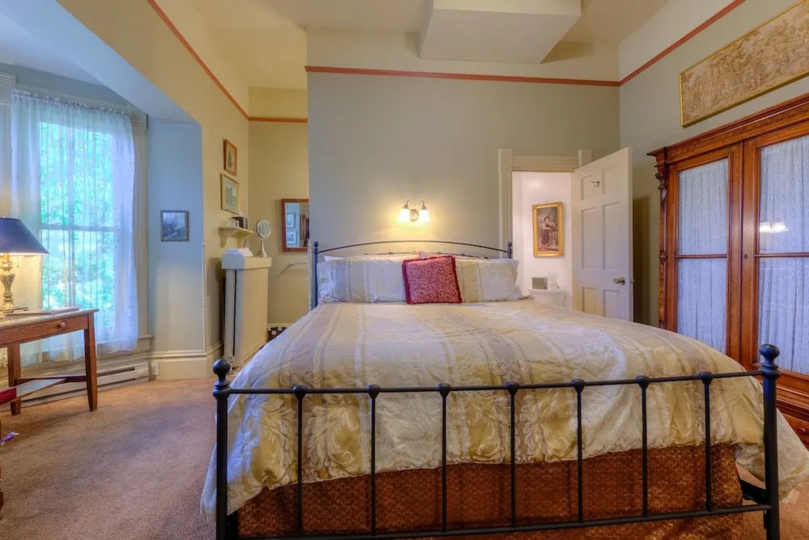 Sanders - Helena's Bed and Breakfast