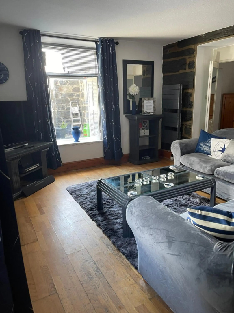 2 bed Harbourside apartment porthmadog