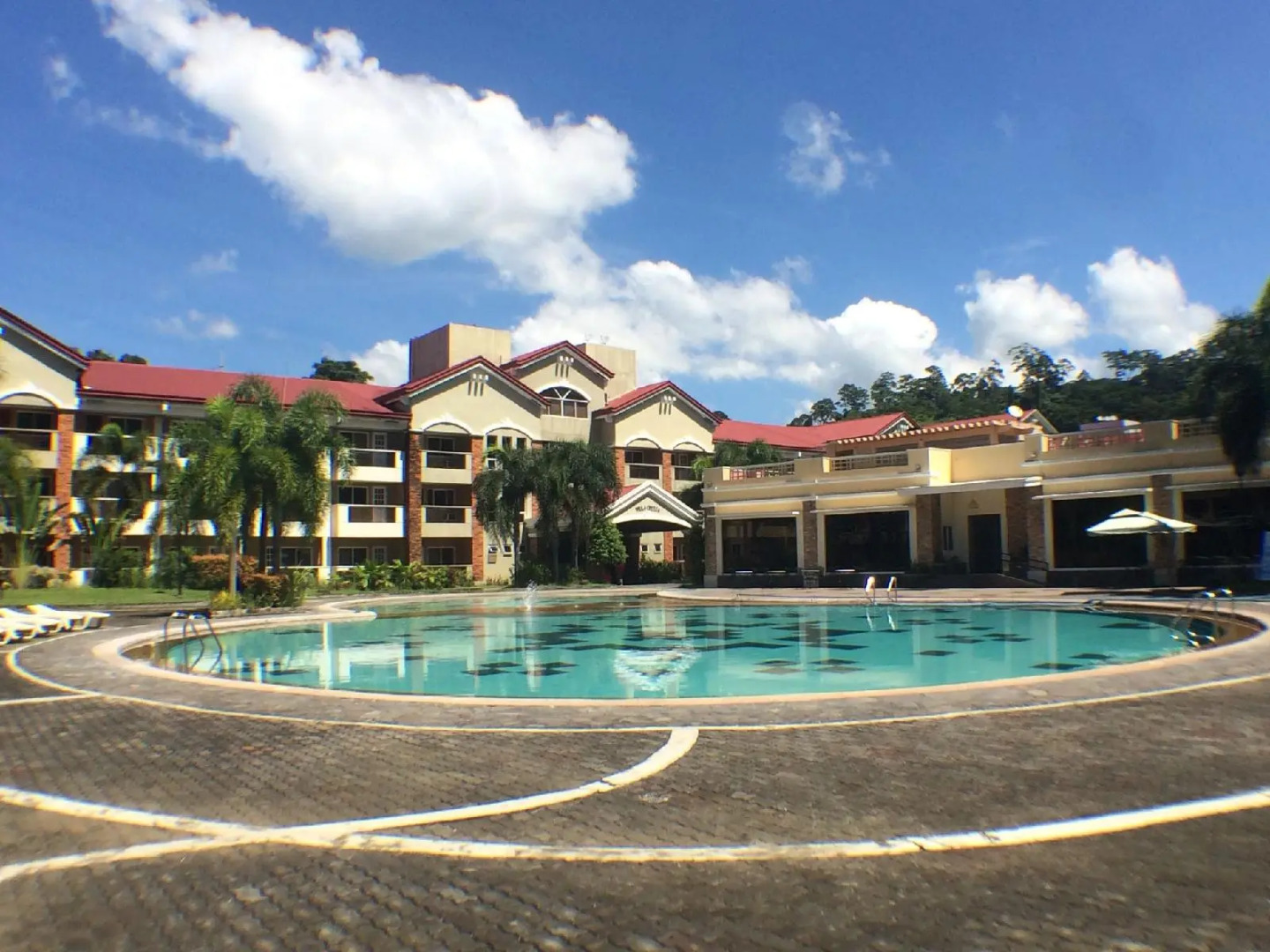 Subic Holiday Villas