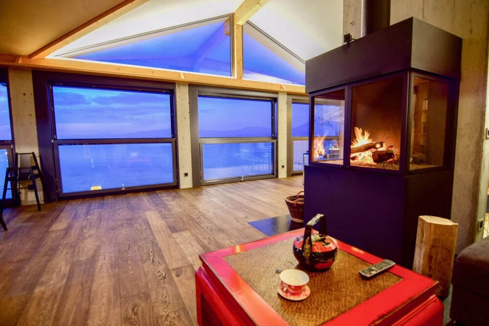 NEW 3BD Luxury Villa on the Geneva Lake