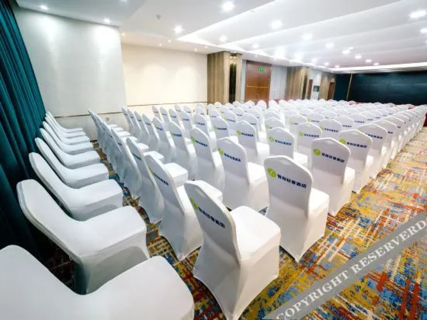 Zhishang Light Luxury Hotel (City Hall)