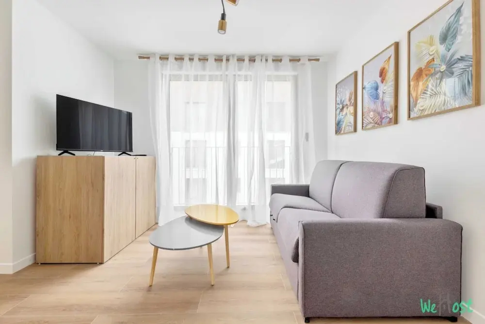 Apartment With Balcony in Paris