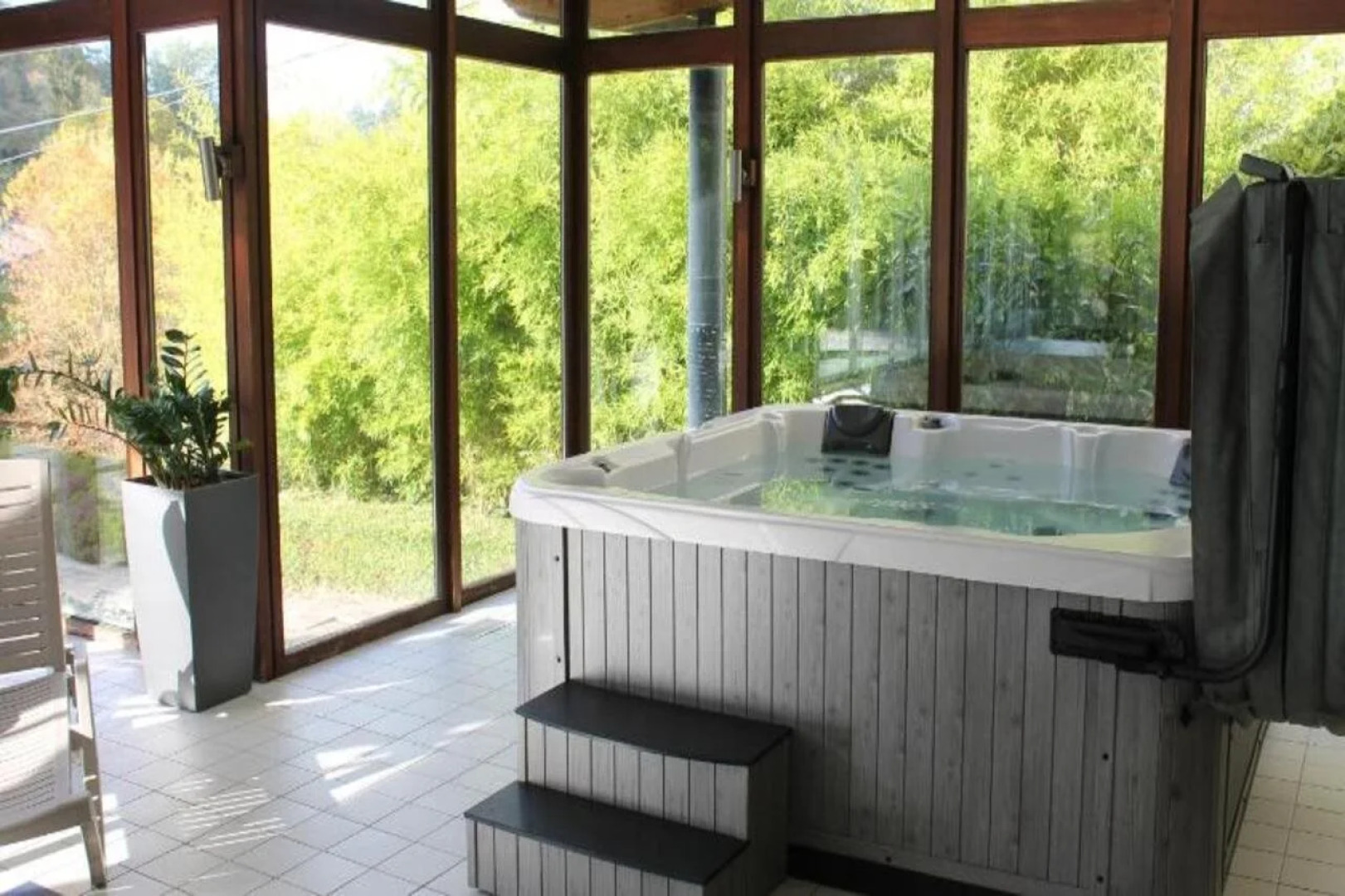 Castel de Pont-à-Lesse Hotel