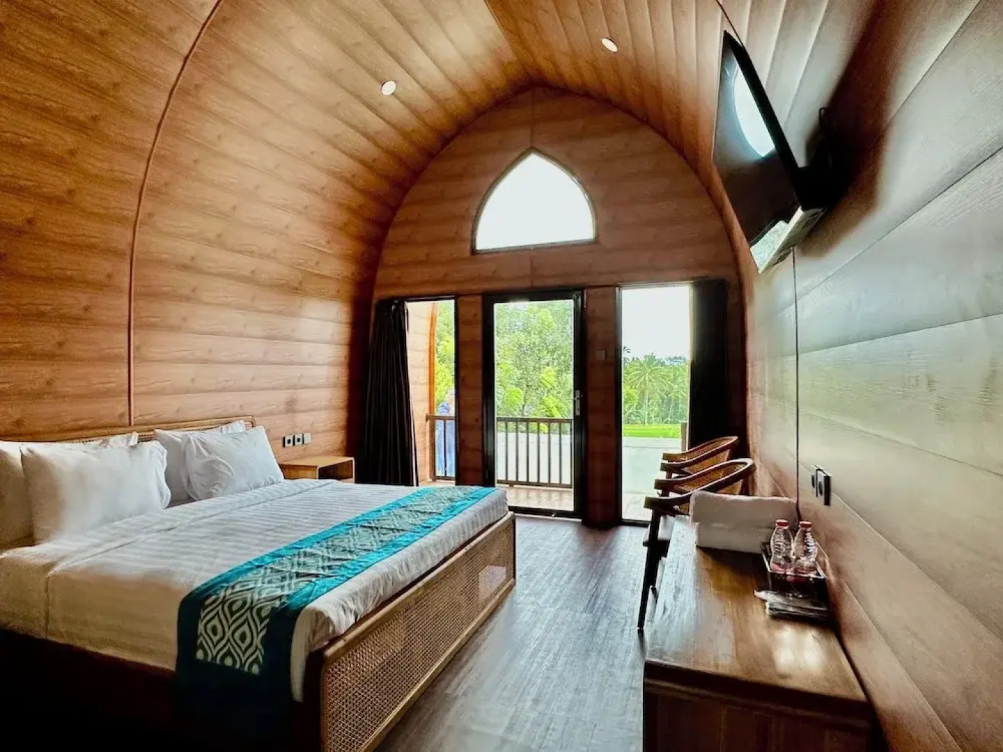 Nirvana Hotel Resort Tetebatu