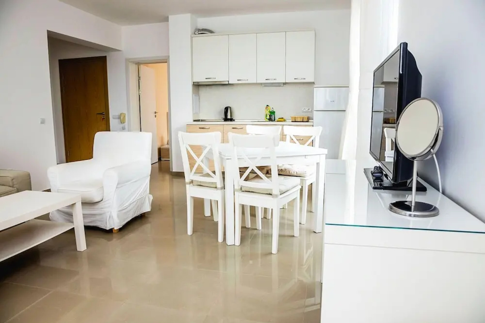 FM Deluxe 2-BDR Apartment in Sun Resort with Sea View