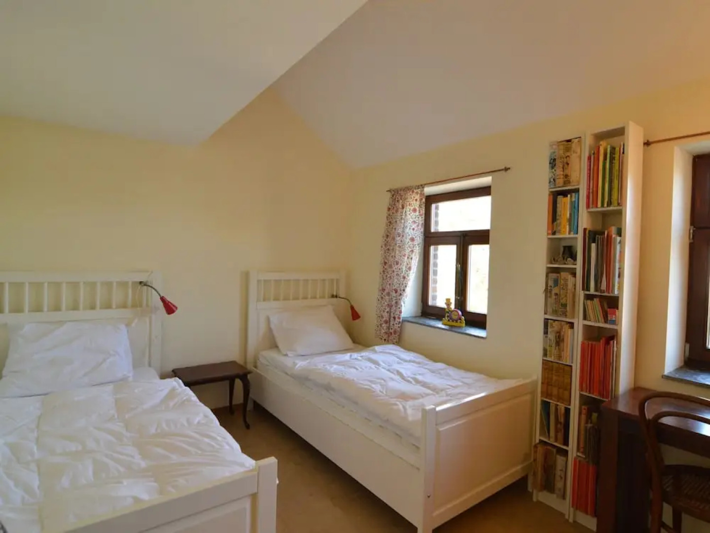 Holiday Home in Izier With Roofed Terrace, Garden, Parking