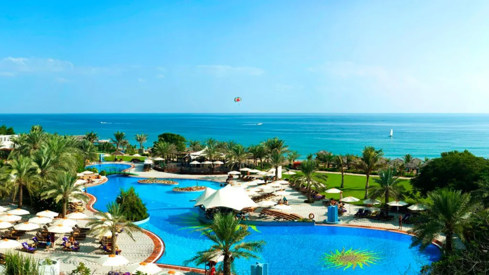 Курортный отель Le Meridien Al Aqah Beach Resort