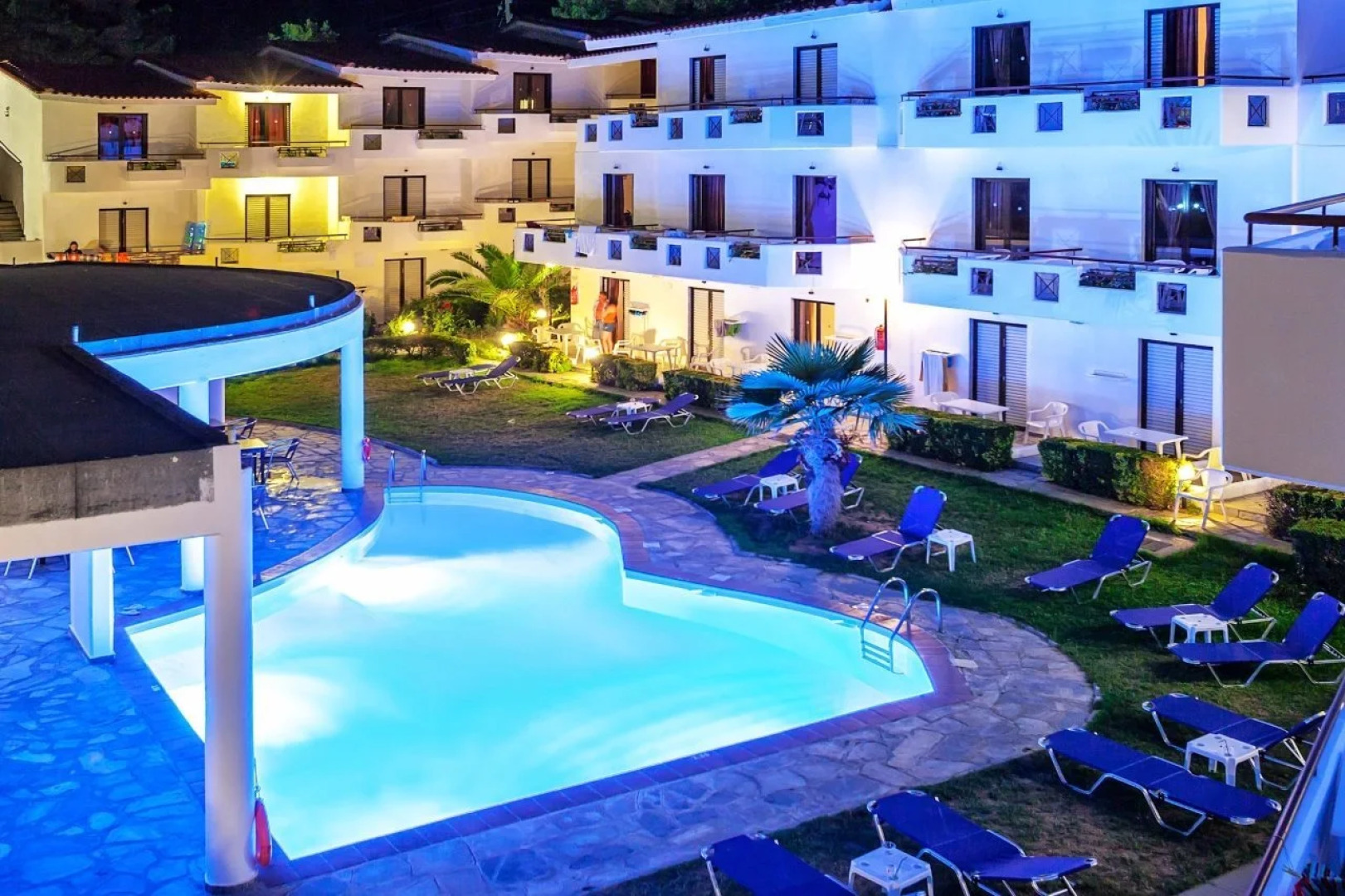 Xenios Dolphin Beach Hotel