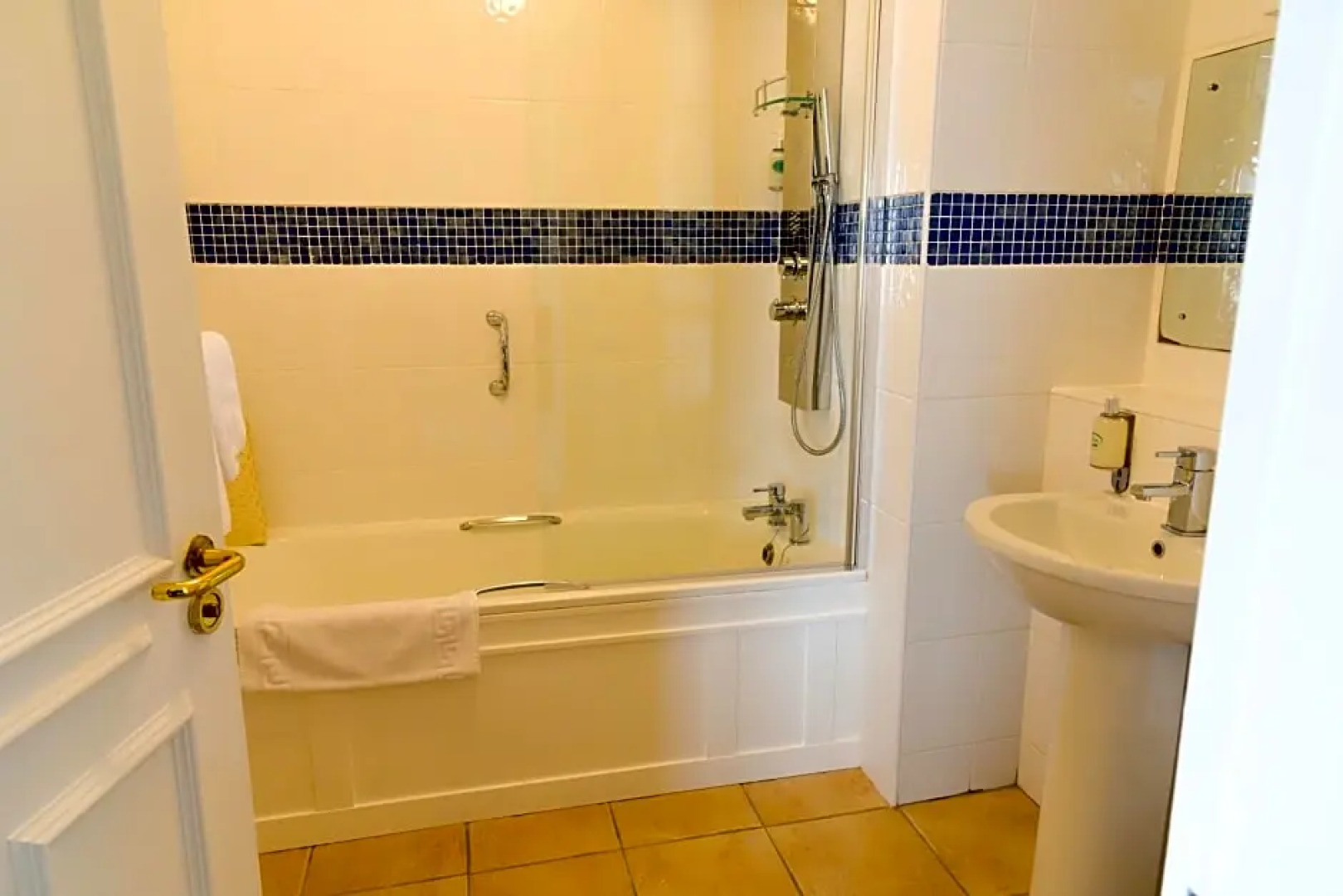 Óstán Oileán Acla