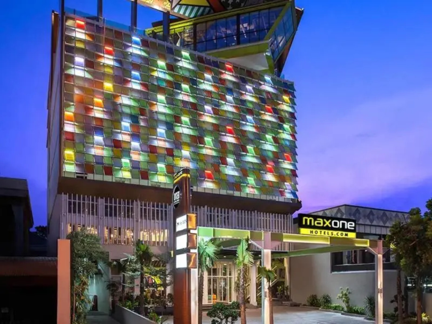 MaxOneHotels at Tidar Surabaya