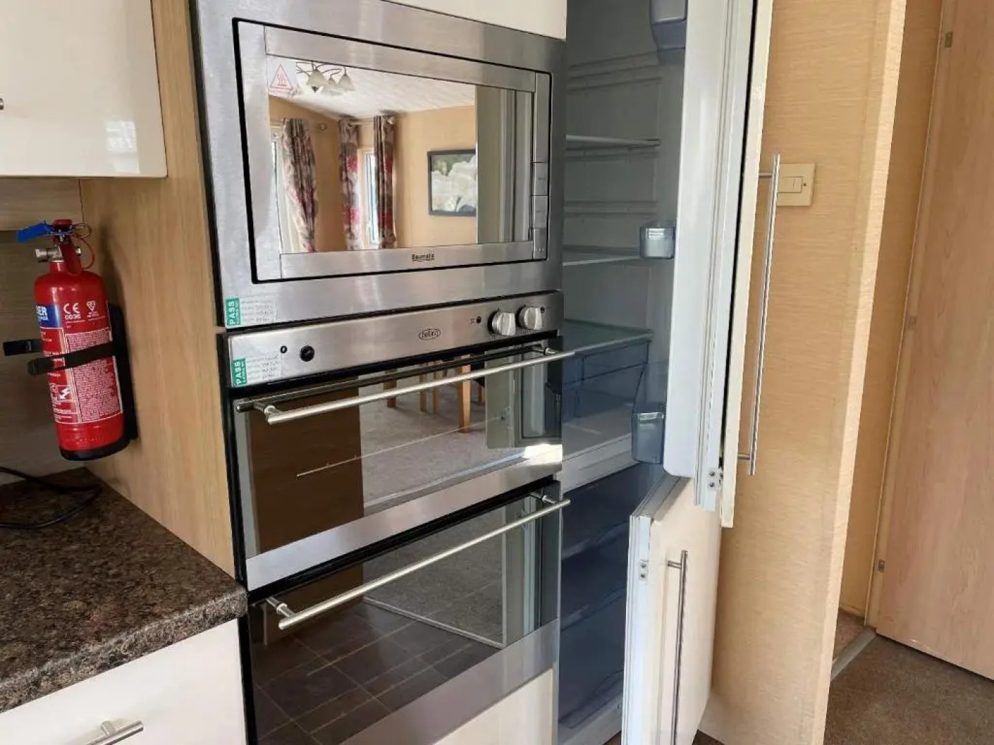 Pevensey Bay Holiday Park Corner Lodge With Own Garden 3 Bedrooms 2 Bathrooms Beach 5 Minutes Walk