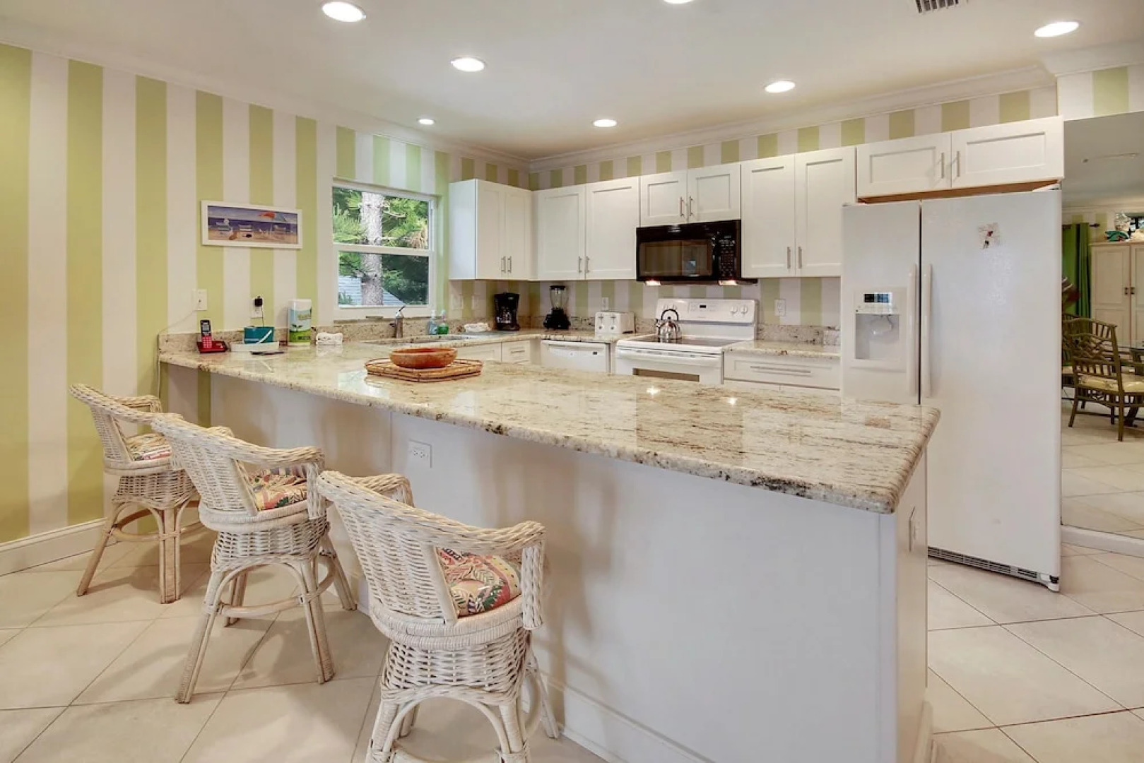 Sunset Villas 4 Awesome Views/2 Balconies/pool/deck/bbq!