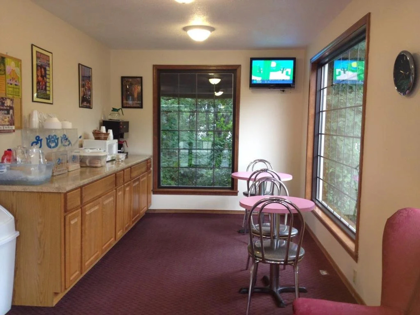 Candlewick Inn And Suites