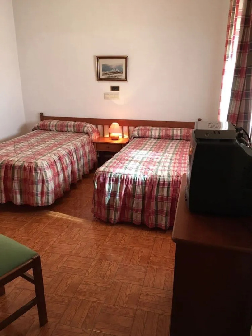 Hostal Restaurante Los Chopos