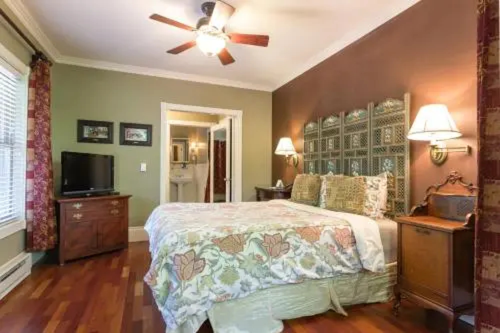 Panama Hotel & Restaurant