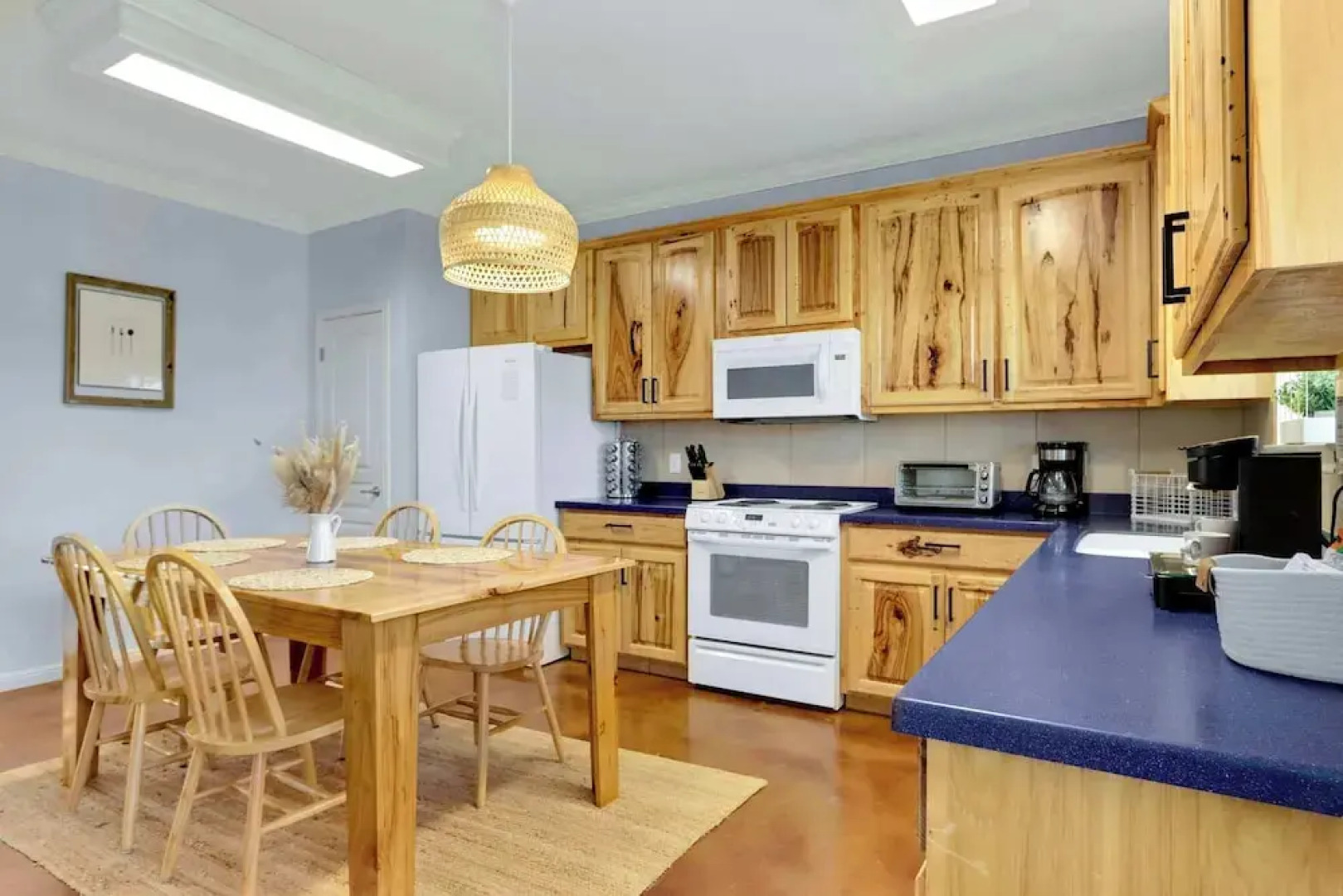 Amazing Lakefront Escape - A Stunner For Sleeps 14