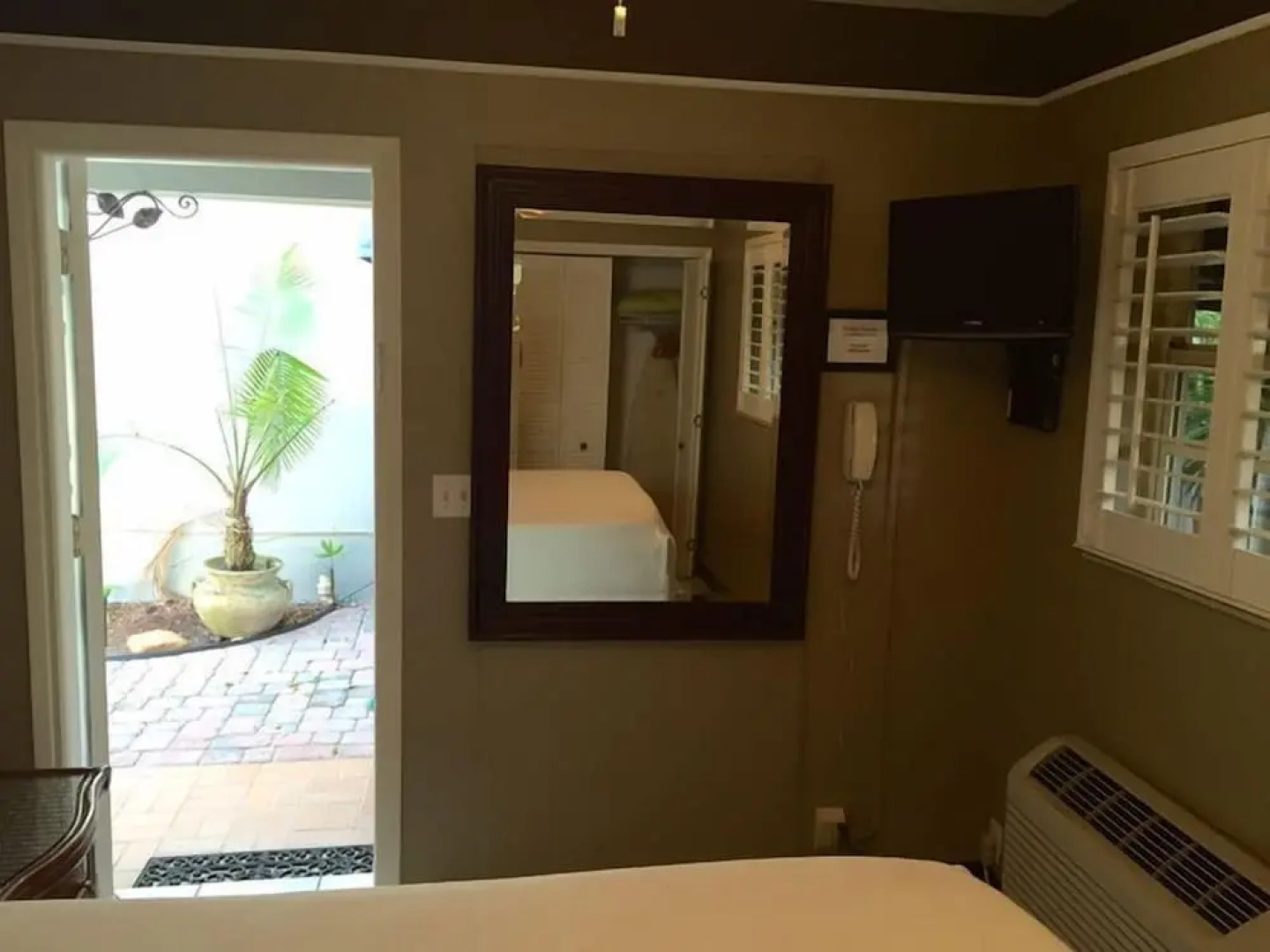 Coral Reef Guesthouse