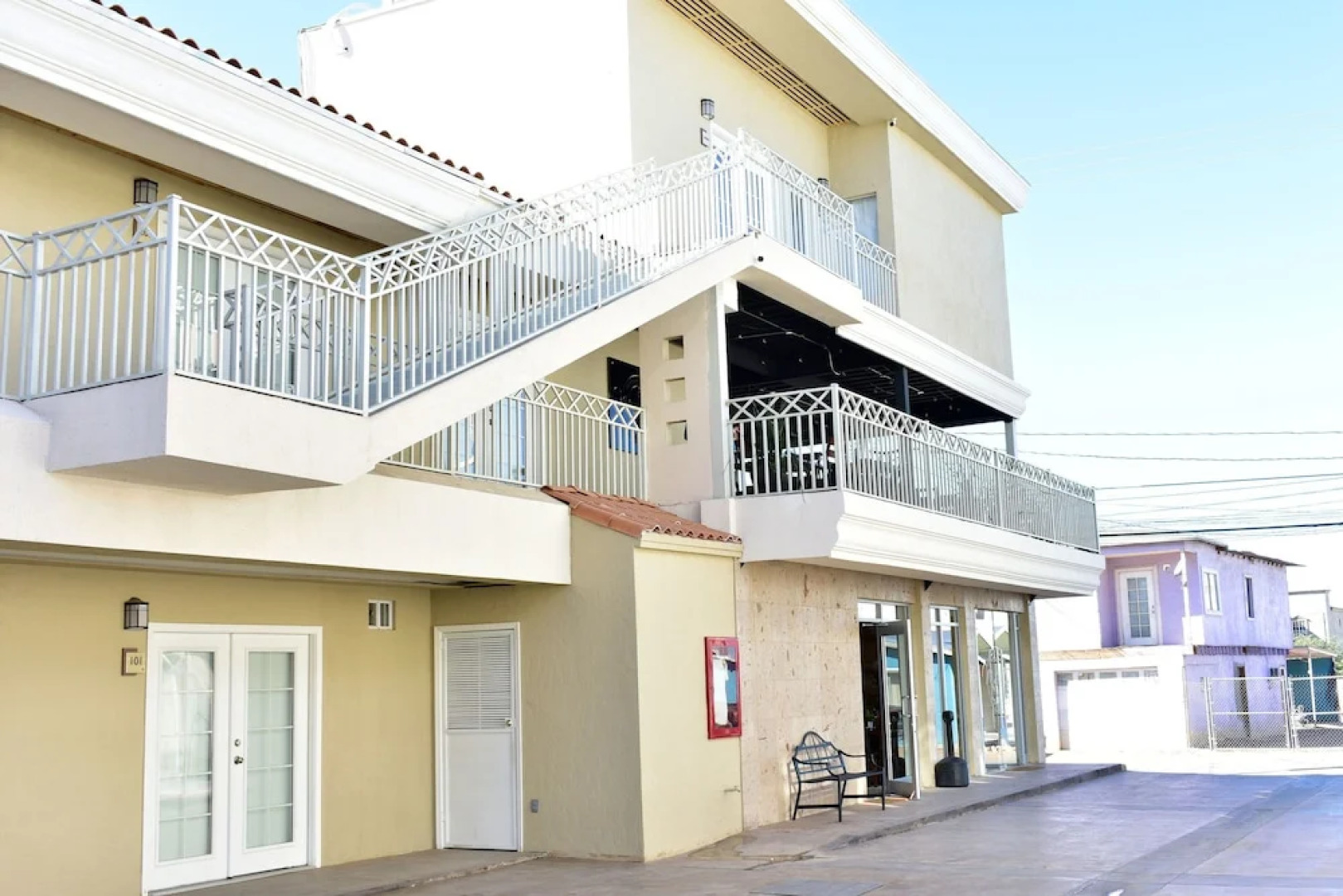 California Comfort and Suites