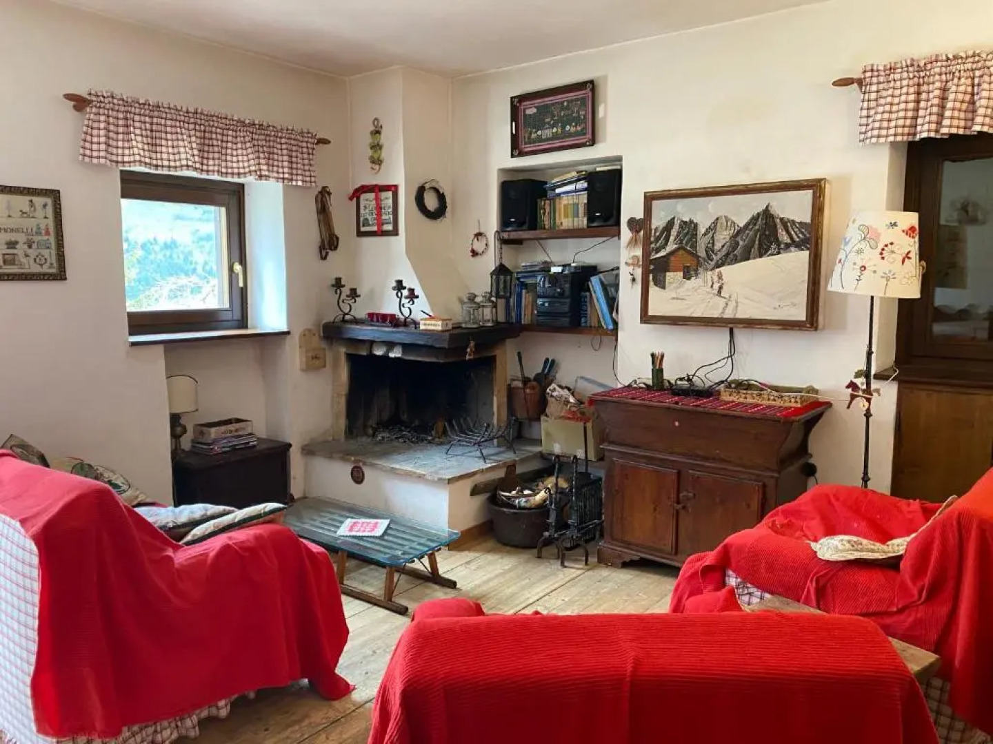 tipica baita con vista sul monte magnola