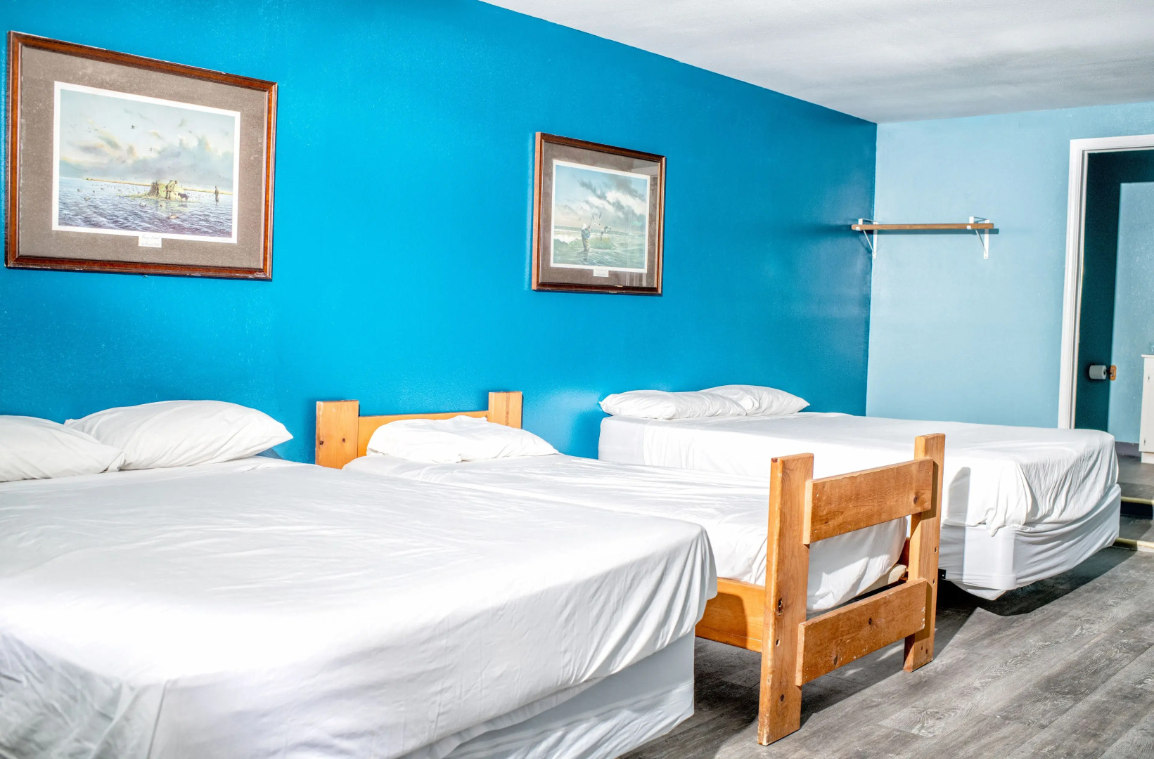 captain quarter's motel