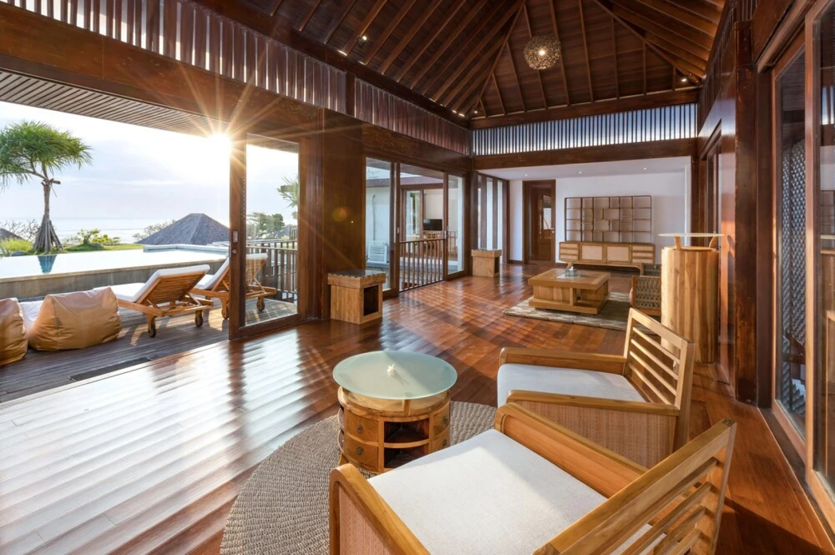 Wonderful Oceanfront 3 Br Villa in Seminyak