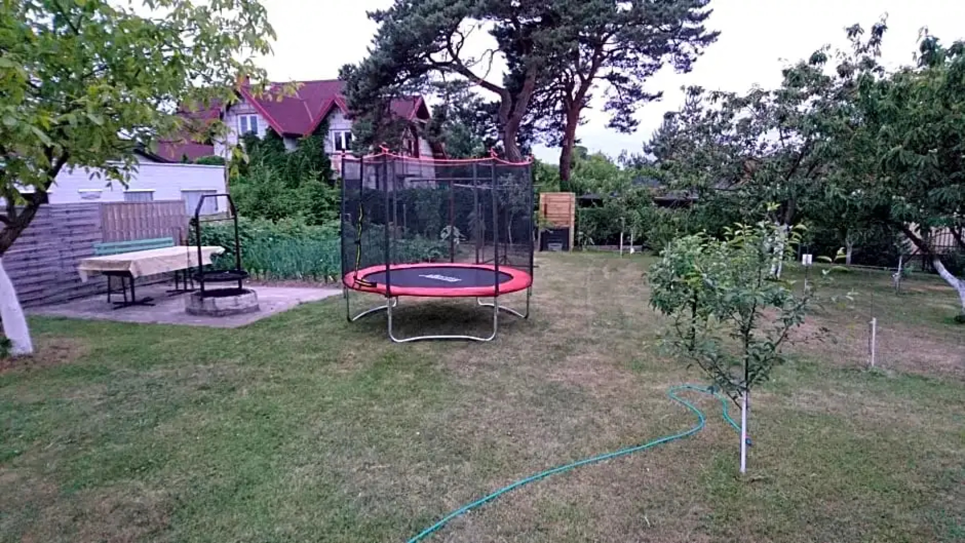 Dom Bursztynek - domek (sad)