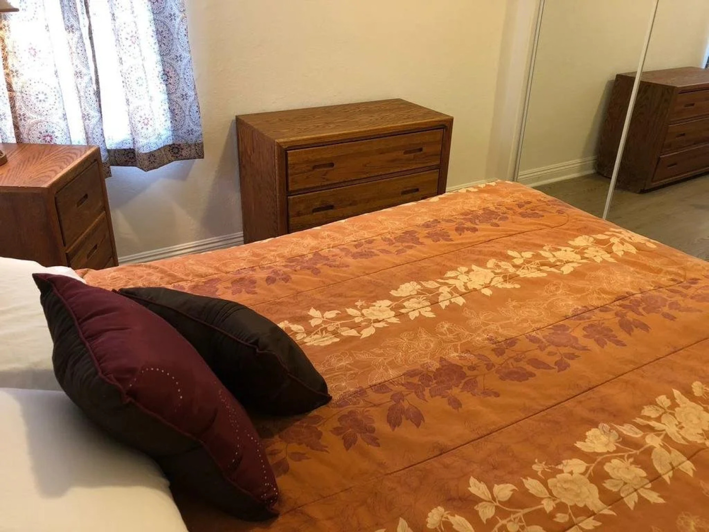 Nice 2 Bedroom in Burbank