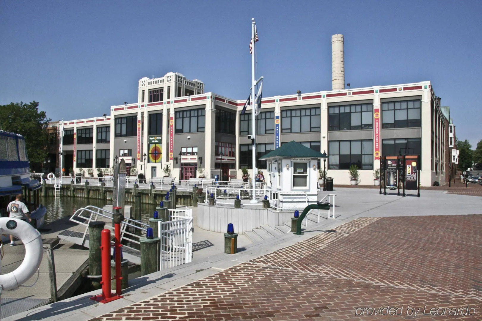 Hotel AKA Alexandria