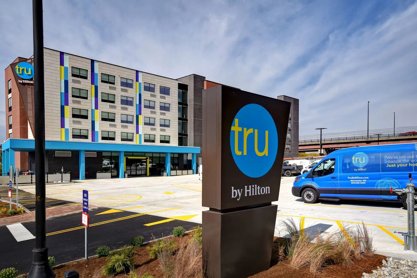 Tru by Hilton Manchester Downtown