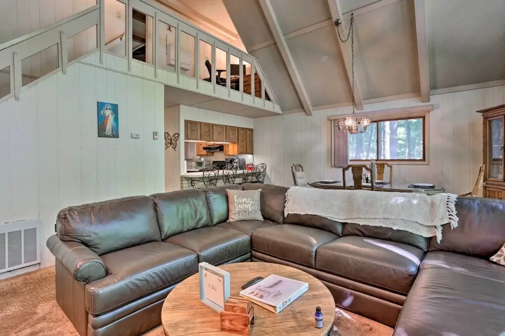 Dog-friendly Lake Ariel Resort Home w/ Deck!